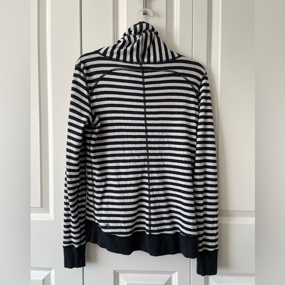 Lululemon Reversible Cowl Neck Sweater - Picture 4 of 7